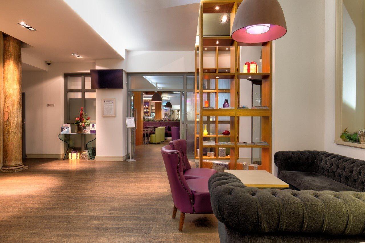 The Memoir Club, Formerly Ambassadors Bloomsbury London